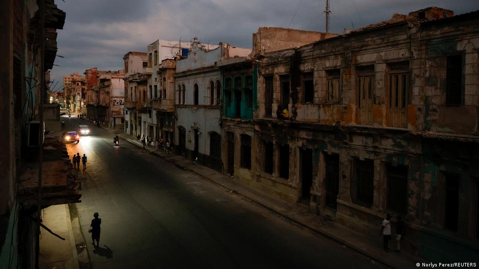 Cuba inicia la recuperación del suministro eléctrico tras un nuevo apagón nacional