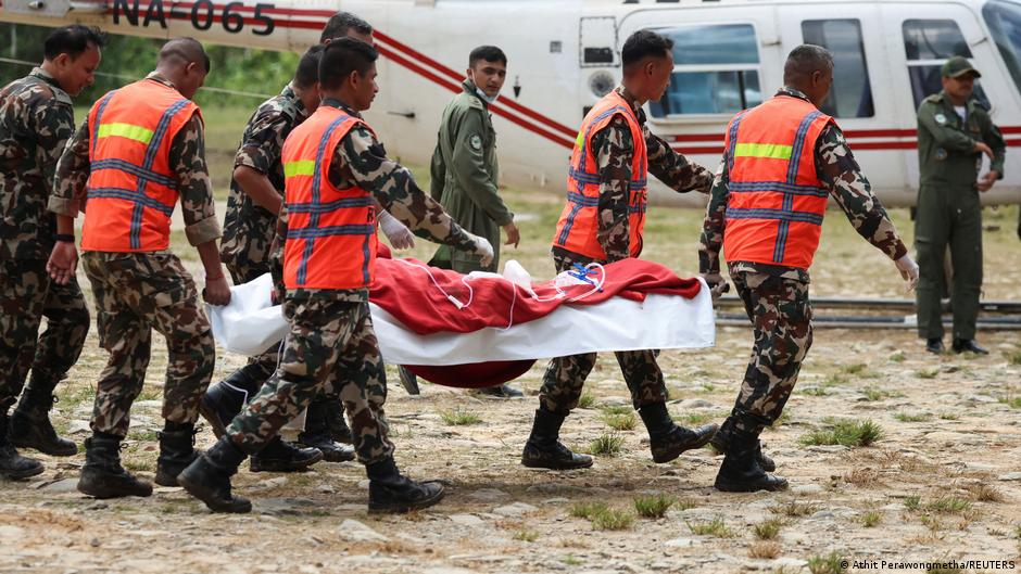 Rescate milagroso en Nepal: dos trabajadores sobreviven 10 días atrapados en un túnel