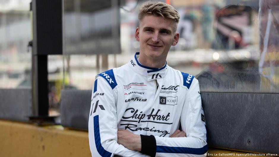 Piloto neerlandés Loek Hartog rescata a rival de un incendio en el China GT