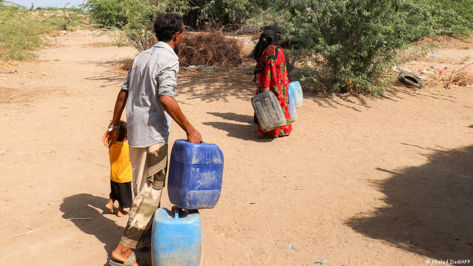 Crisis humanitaria en Yemen: ofensiva hutí provoca el desplazamiento de 76,000 personas