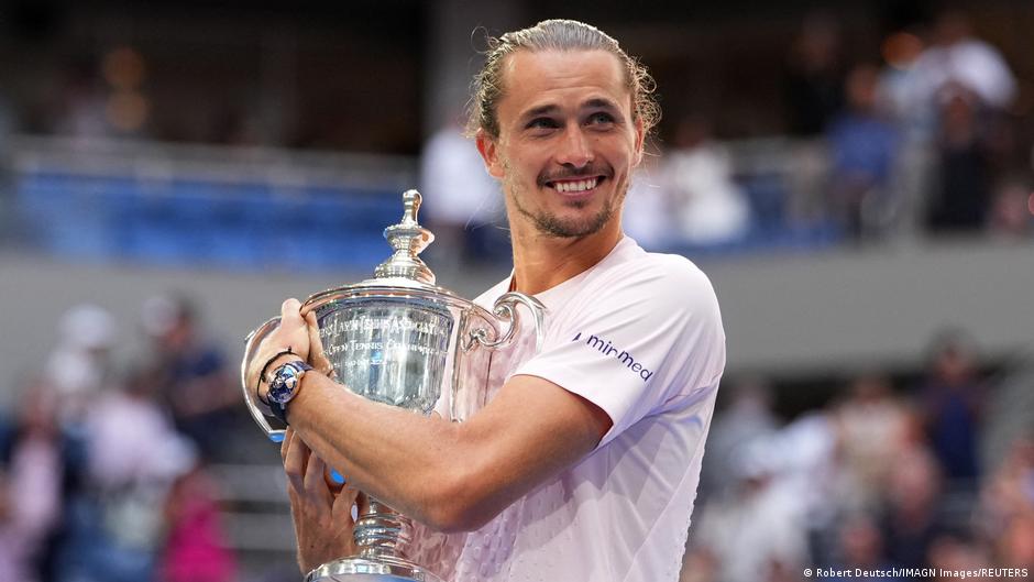 Alexander Zverev acecha el trono de Jannik Sinner tras su éxito en el US Open