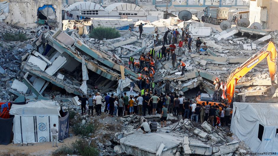Colapso de edificio en Gaza deja 20 muertos y 60 desaparecidos