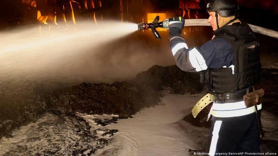 Ataques rusos contra infraestructura civil dejan cuatro muertos en Ucrania