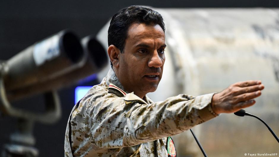 Defensas aéreas de Arabia Saudita interceptan ataques con drones y misiles lanzados por hutíes