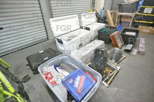 FGR halla documentos de seguridad nacional y armas en bodega vinculada al vicealmirante Roberto Farías