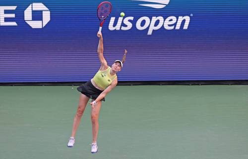 Elena Rybakina avanza en el US Open y acecha el número uno del ranking mundial