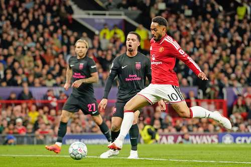Manchester United y Bayern Múnich inician con goleadas en la Champions League
