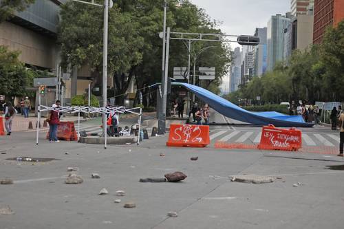 Colectivo trans bloquea Reforma y Bucareli en demanda de ley integral