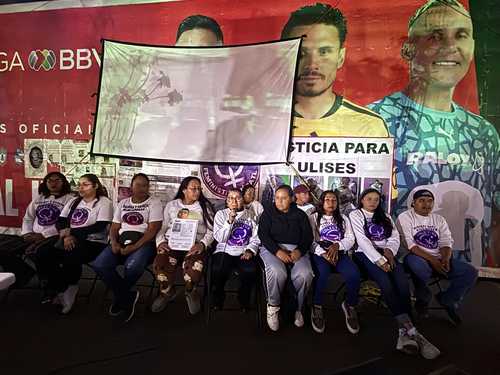 Documental retrata la incansable labor de buscadores en canales de aguas negras