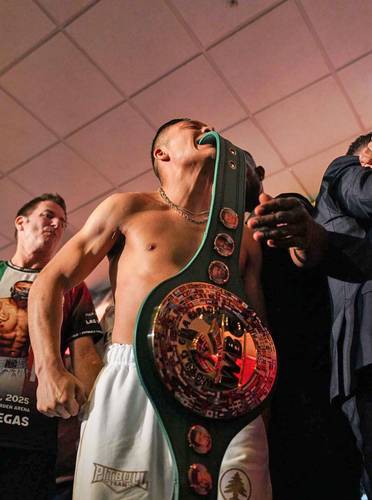 Isaac 'Pitbull' Cruz listo para defender su corona en San Diego