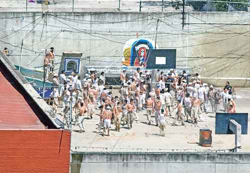SCJN definirá medidas contra el hacinamiento crítico en el penal de Neza-Bordo