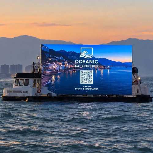 Exigen investigación federal por embarcaciones con publicidad en Bahía de Banderas