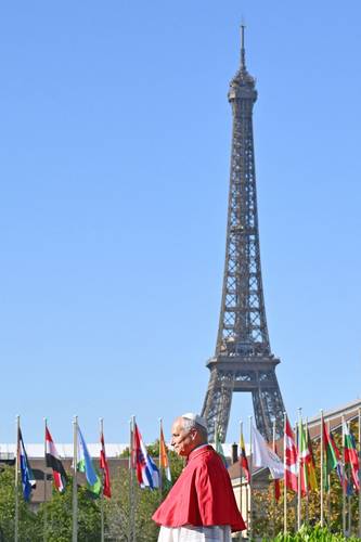 Papa León XIV advierte sobre la deshumanización en la era de la inteligencia artificial durante su visita a Francia